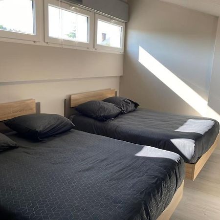 Studio Duplex Meuble Avec Place De Parking Surgeres Exterior photo